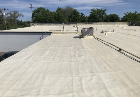 Phun foam cách nhiệt mái bê tông - Giải pháp chống nóng tối ưu, hiệu quả nhất 2024